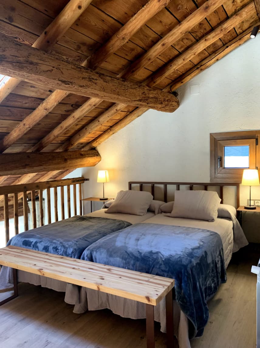Habitació de la golfa, sota les bigues originals